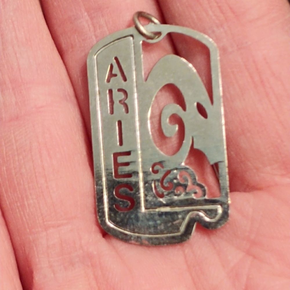 2 for $20 VTG Boho Aries Zodiac Gold Toned Pendant - Picture 4 of 7